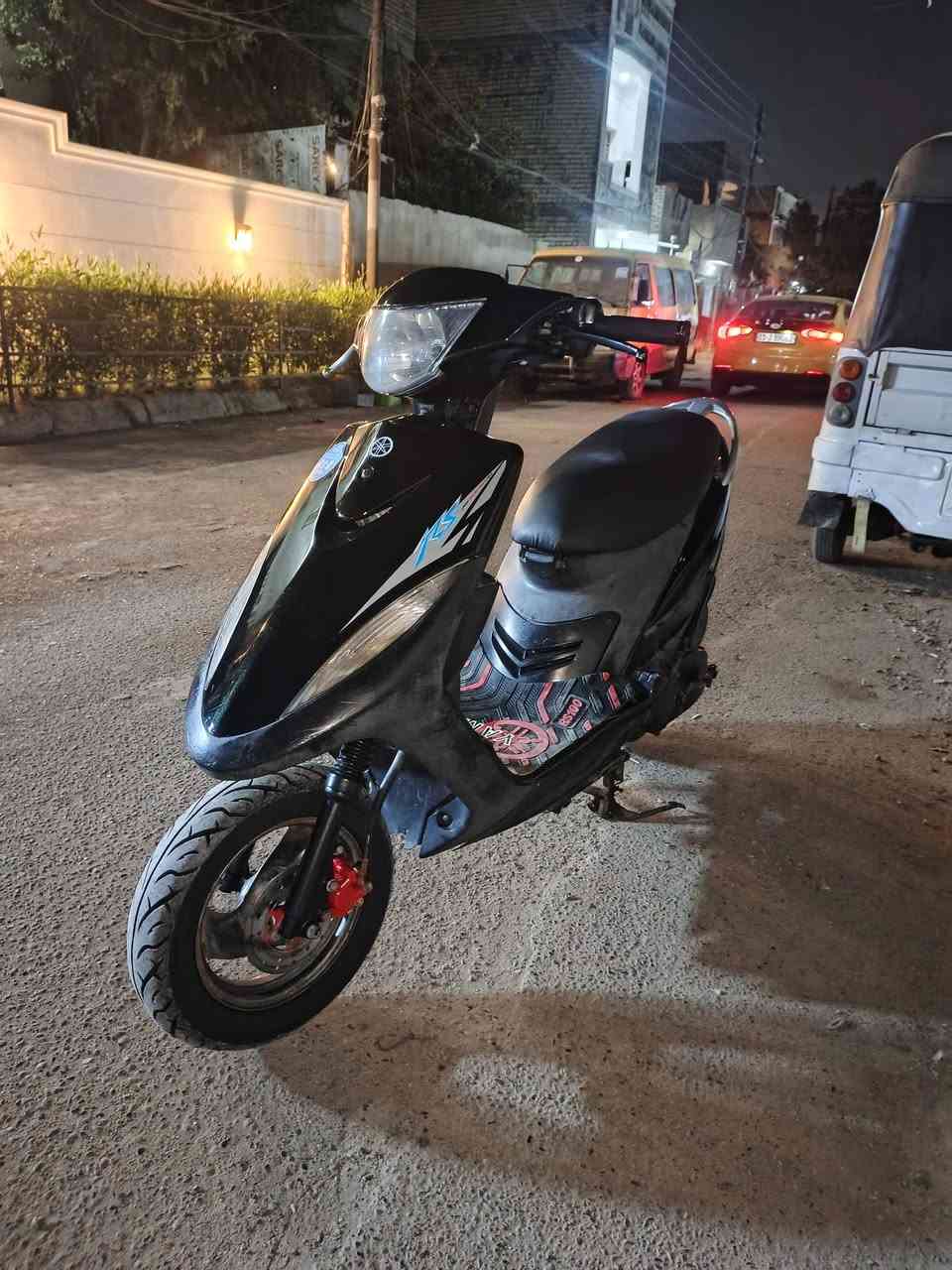 سلام عليكم دراجه ماكس عدله نضيفه الدراجه يرادله كلج امامي سعره 750وبيها مجال قليل مكاني بغداد شهداء البياع ***********
