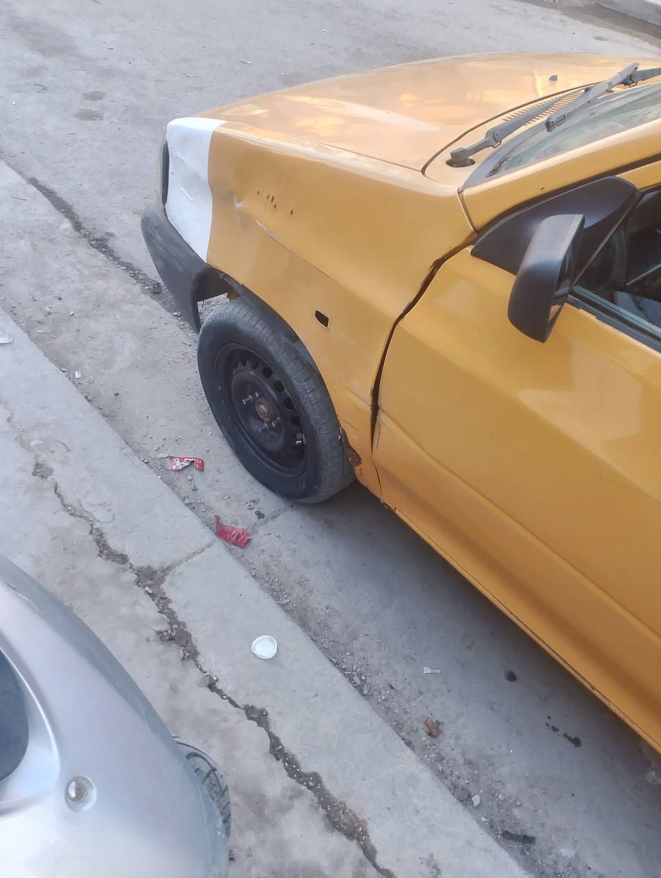 السلام عليكم سايبه 12
سياره خير من الله بيه 
ضربه بل جاملغ اموضحه بل صوره
السعر 26اوبيه مجال مكان بغداد
مصفره سنويه ل27 رقم التلفون***********
