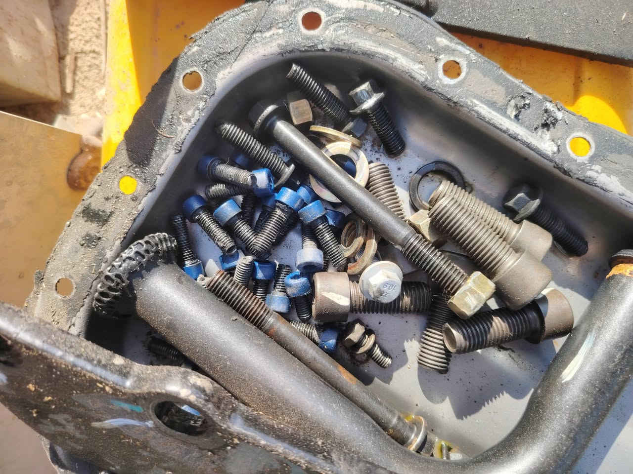 مكينه البيع حجم 36 بيه ربل بوش يعني خابطه بيع مكينا شلع كل تفرعاته  وياه العنوان كوت تواصل ***********
