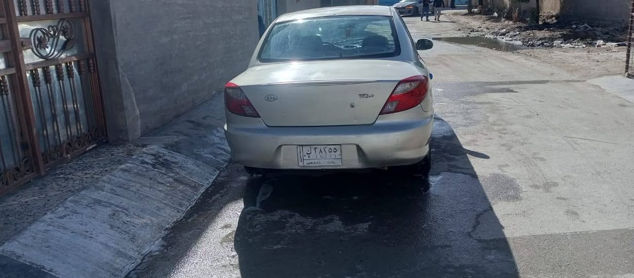 كيا ريو موديل 2000 رقم بغداد مشروع وطني بسمي. محرك كير  جدد  كهربائيات كله شغاله تبريد نقصه بس غاز باتري جديد السعر 35.  رقم الهاتف ***********
