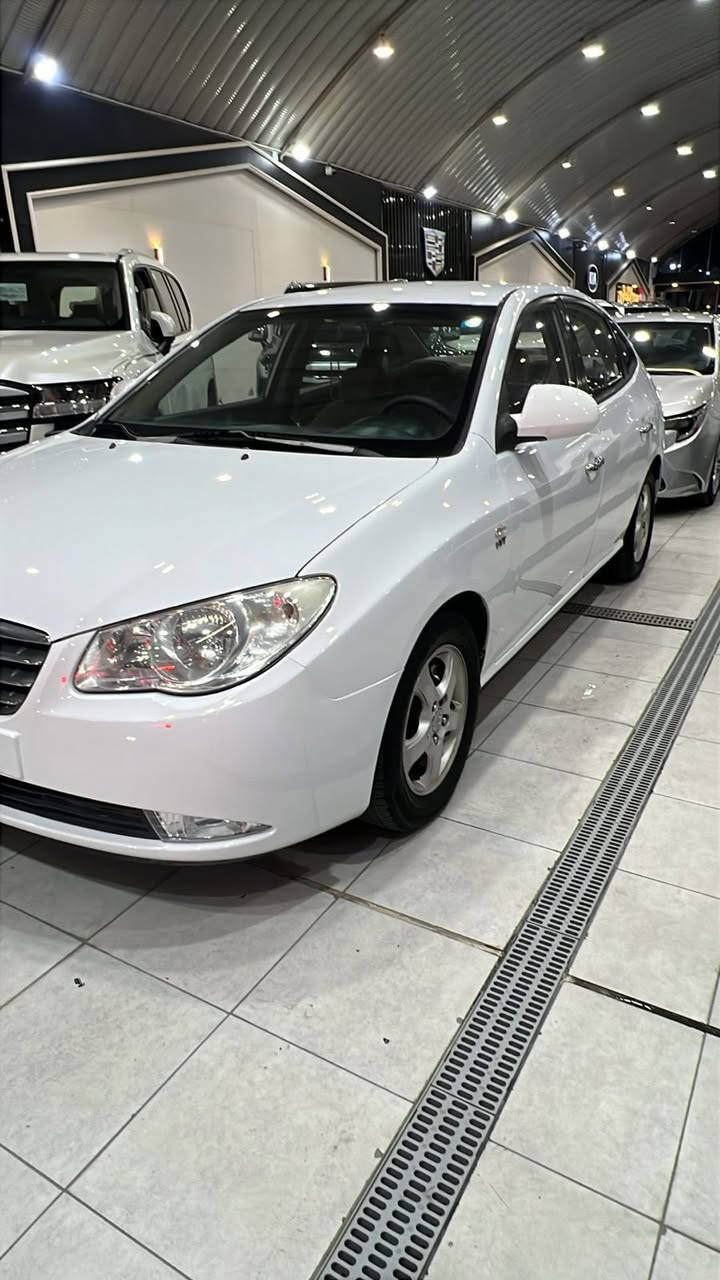 سلام عليكم
النترا مقدس وارد خليجي مكفولة كفالة عامة 
محرك 1600 
مديل 2009 
السيارة جديدة رقم بغداد الدولي 
مكان السيارة بغداد 
السعر 115 ورقة وبيهة مجال 
رقم الهاتف ***********
