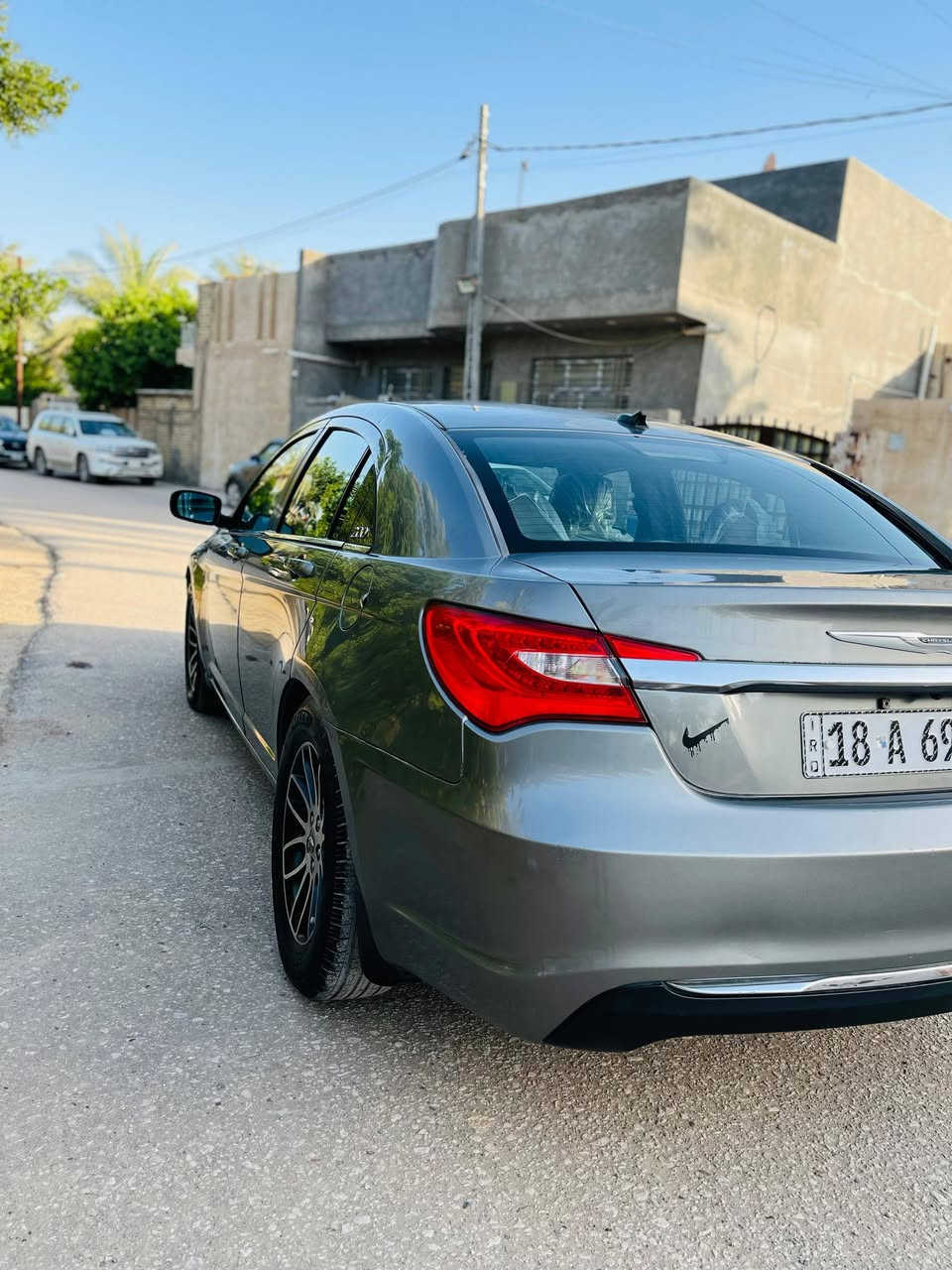 للبيع كرايسلر c200
موديل 2013 امريكي حادثها بسيط كلش بدون دواخل 
مكينه 4 دوش 
حداديه خلفيه 100‎%‎
حداديه اماميه 80‎%‎
مكينه بيها تنقيص دهن جدا قليل 
تبريد ثلج تدفئه 
مثبت سرعه 
كامره خلفيه مع شاشه سقفيه 
غرفه جديده 
سماعات انفنتي فول دمام 
السيارة مصبوغه احزام اثر جراد والتصوير موجود قبل لا تنصبغ 
وبعد بيها هواي مواصفات
السعر 70  وبيها مجال بسيط 
مكان السيارة بابل-الهاشمية 
***********
