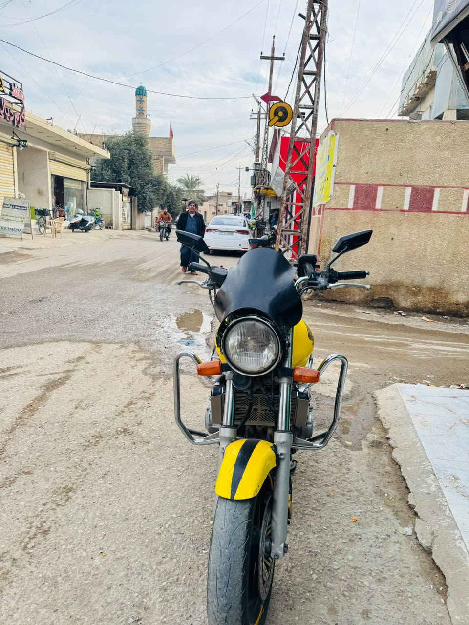 سلام عليكم
اوراق بيهة!! 
سيبي فور نوزل موديل2009 حديث دراجة بلكارتون كفالة عامة ميحتاج اسولف كفالة من الشخط محرك وكير كهربائيات كلة بلاد ضفيرة مملعوب بيهة ابد محرك بلاد كبس ممطخوخ 
سعر خاص بسبب النفوس الضعيفة !! 
مكاني ديالى جديدة الشط 
***********
