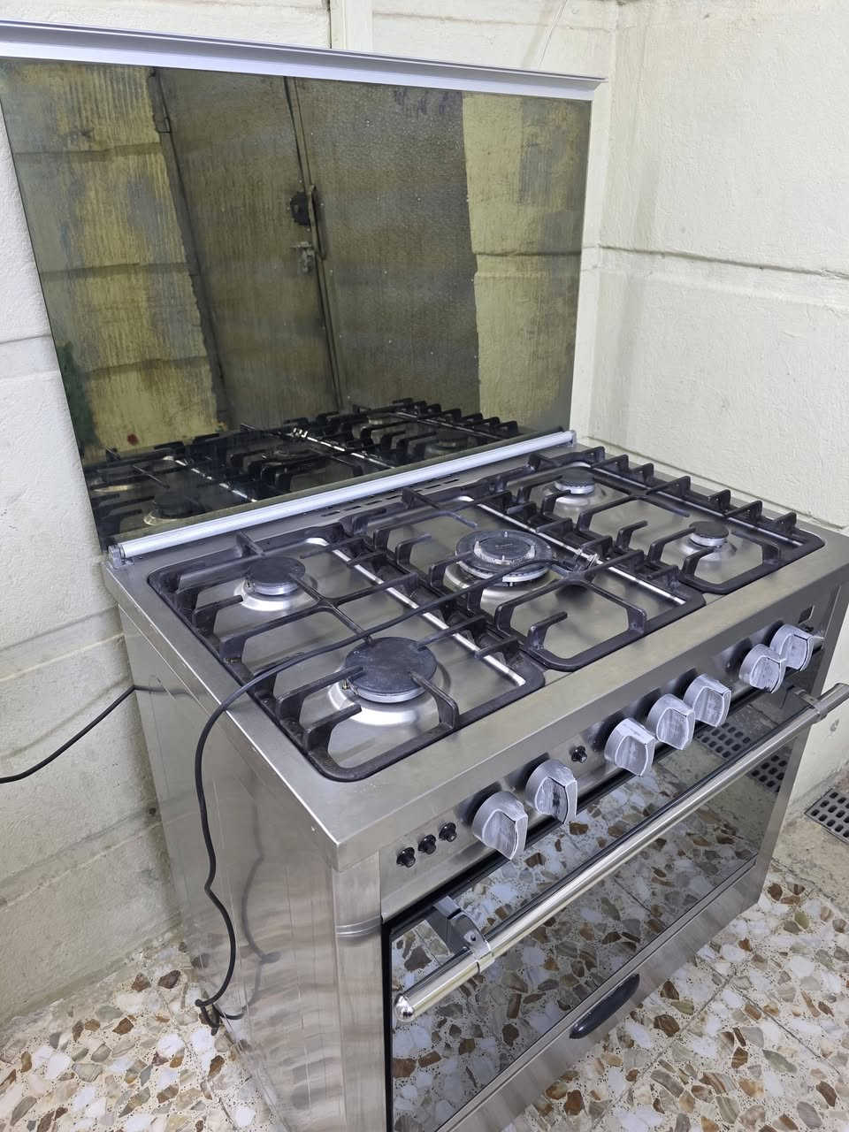 طباخ كبير ٥ مشاعل  مستعمل  نضيف جدا السعر ٢٥٠ الف
٢ دوشك اسفنج درجة أولى ٥ طبقات قياس ١٨٠× ٢٠٠ نضيف جدا السعر ١٧٥ الف 

٣ كرسي دوار مكتبي نضيف جدا السعر ٦٥ الف 

العنوان بغداد الأمين الثانيه منطقة سكينة الزراعي 
الاتصال على هذا الرقم *********** 
لايوجد توصيل
