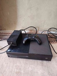 اكس بوكس ون البيع نضيف عل فحص متوازي اعلي كامل ملحقاته اشراي يتصل عله ...