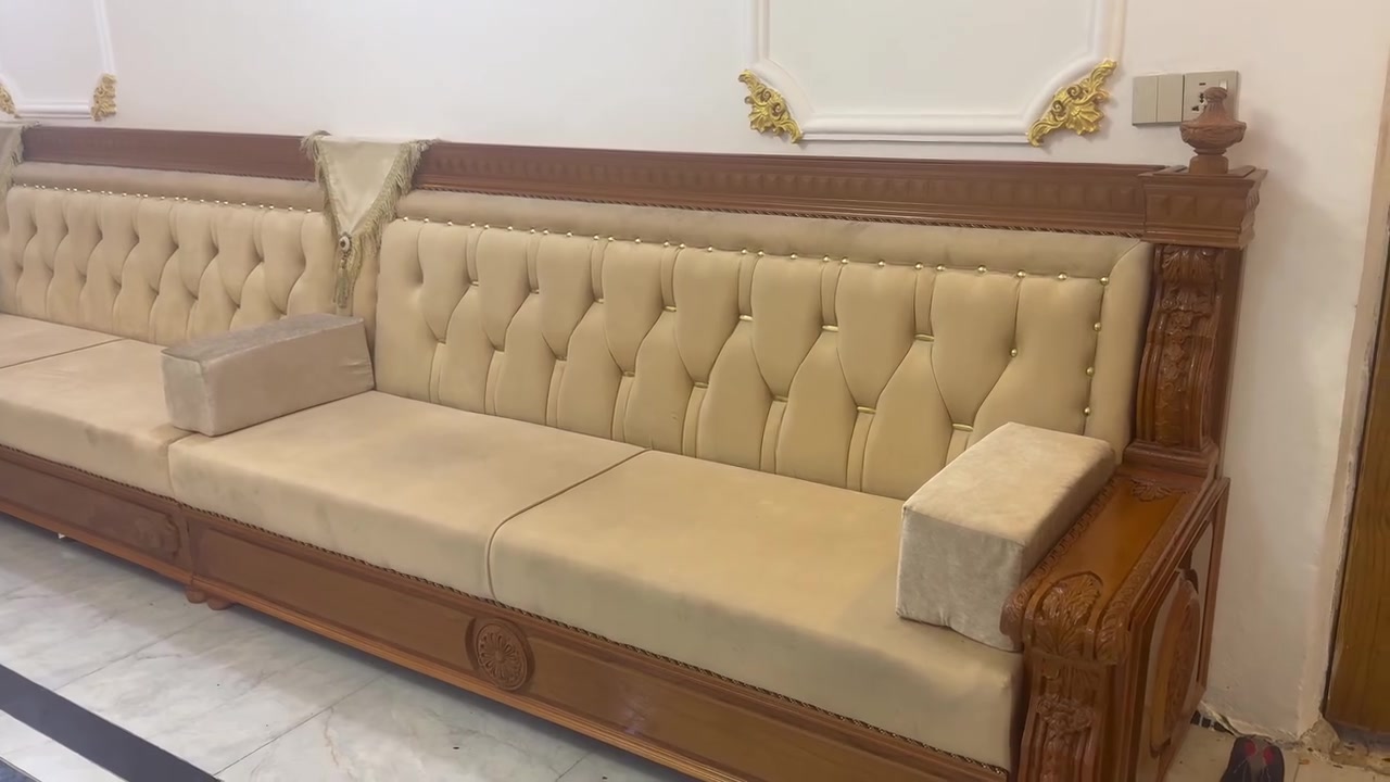 تخم ديوان تفصال جديديها 8 اشهر مذكوره القياسات بلتصوير السعر 1600 العنوان الحبيبيه ***********ابو محمد

