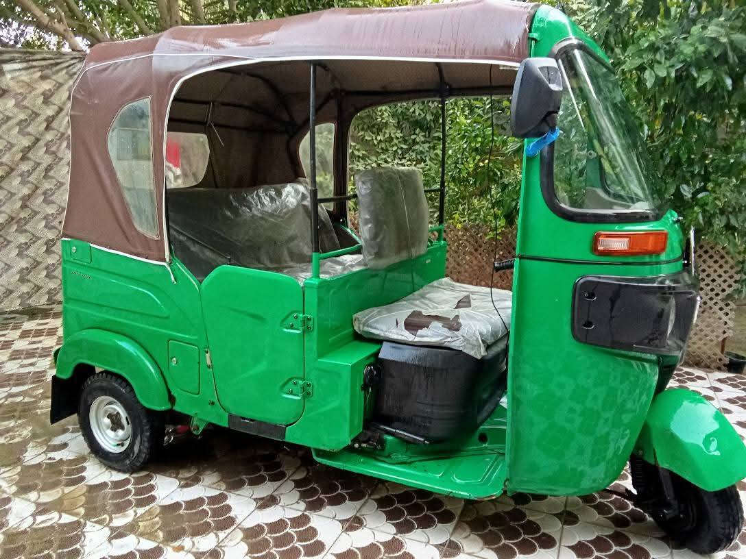 السلام عليكم تكتك للبيع موديل 22مضلع رقم كربلاء بسمي تحويل مباشر  كفاله عامه مكينه وكشر عده طخه صغيره يم البك لايت ممثره التكتك خير من الله التكتك عله وضع الشركه مكاني بعقوبه قريب تقاطع القدس الاستفسار ***********
