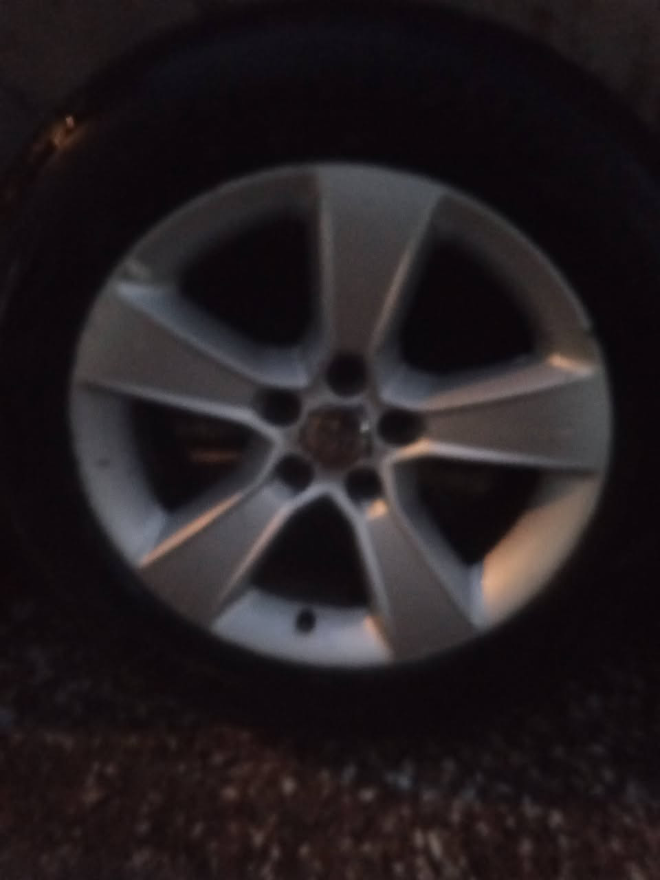 للبيع ويل جارجر ١٧ زوج مو تخم الواحد ب40
ويل اسود 16 هم زوج الواحد ب 30
مكان نجف واتساب ***********

بدون تاير تايرات مو نظاف
