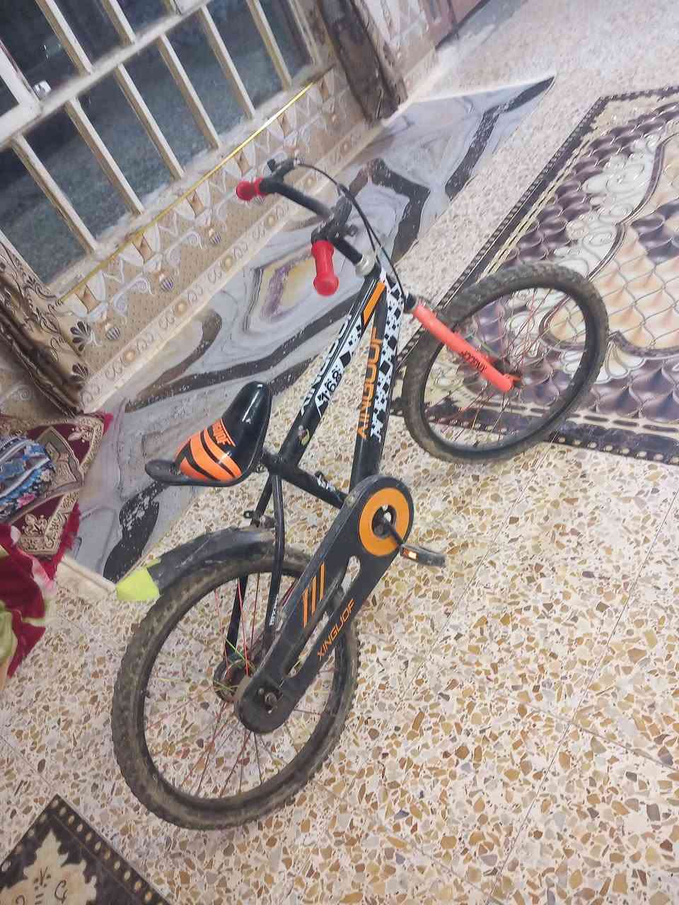 عندي هاذا باسكل خليتله سرج وبريكات وهورن للبيع ب 50 وبيه مجال عنوان كوفه منطقه البوحداري


**إذا كنت صاحب هذا الإعلان وتريد حذفه لأي سبب، رجاءا أرسل رسالة إلى الدعم الفني**