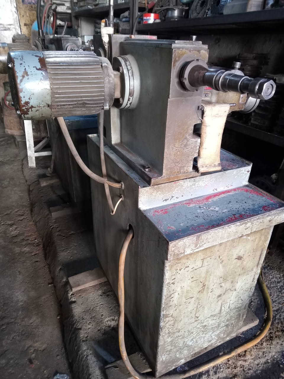 مكينه جراحة فلنجات اماميه وخلفيه إيطالي TF10بحاله جيده 
***********
