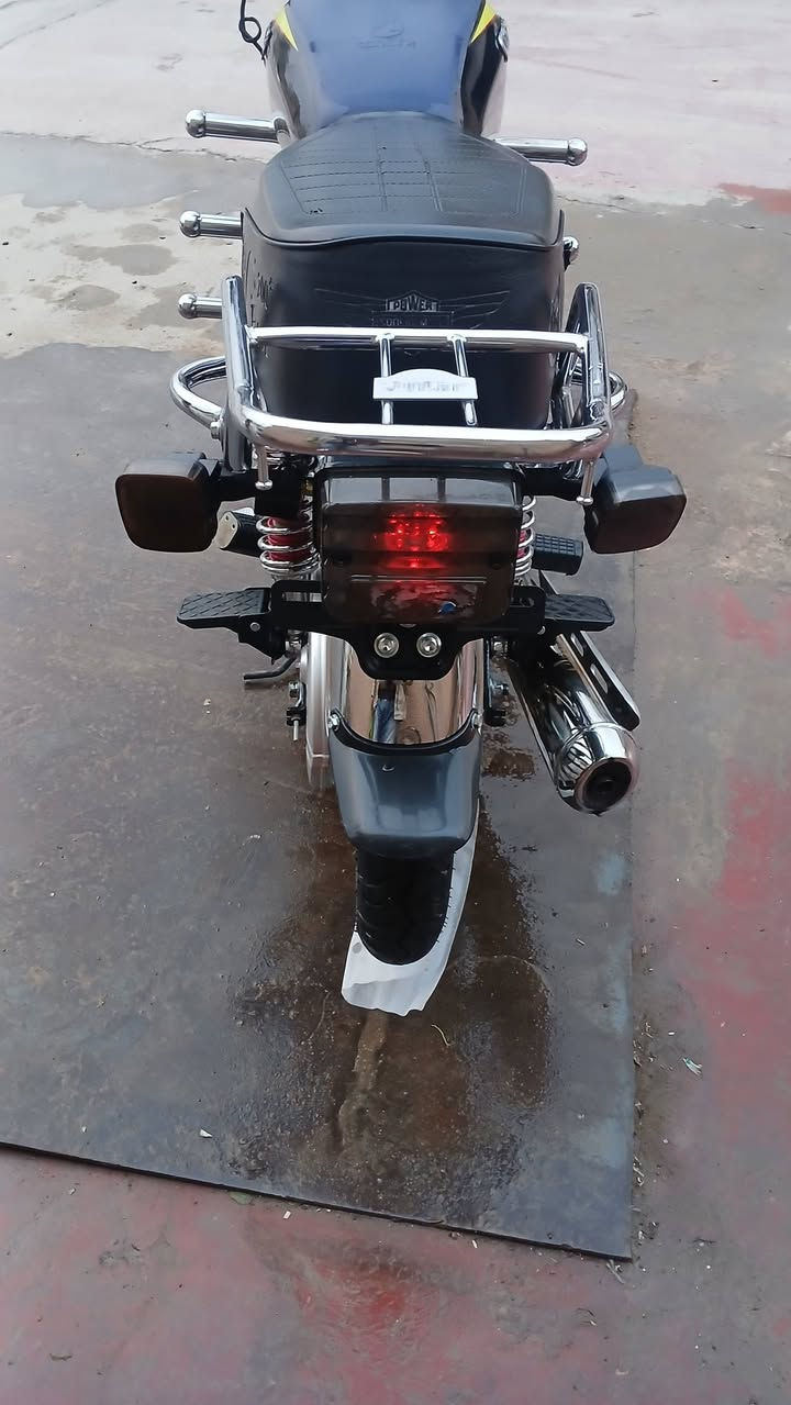 السلام عليكم اخوان دراجه إيراني للبيع مكفوله حجم 200 موديل 2025  جديد ومكفول السعر عل خاص هاذا رقمي *********** بل دجيل مكاني
