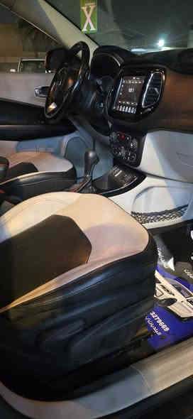 السلام عليكم السياره رقم بغداد بسمي 
تحويل ثاني يوم 
جيب كومبارس وارد امريكي مديل 2020 
حادثه موضحه بلصوره بنيد وجاملغ امامي فقط
السياره مكينه وكير مكفولات كله جديده تخم تاير جديد شركه 
مواصفات السياره 
بصمه 
تشغيل عن بعد 
تحكم ستيرن جهتين
سايد بريك بصمه 
تبريد 4 قطع
كشنات السياره كهرباء 
تدفئه  استيرن +كشنات تدفئه
سياره استخدام شخصي 
العنوان.. بغداد البلديات 
السعر 130$
رقم الهاتف ***********
