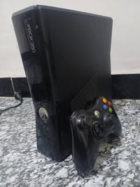 اكس بوكس ٣٦٠ • ٩٠ لعبة • ضو احمر