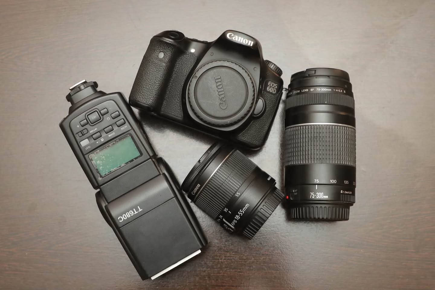 كل اللي محتاجه في باكيدج واحدة🫵🏻📸
Canon d60⚡️
Sh7k✨
Lens 75-300🧚‍♀️
Lens 18-55🤭
Flash 680 canon🔦⚡️
وطبعا المفاجئه ف السعر 👀🤏
متاح شحن جميع المحافظات 🤝😉
للتواصل:
 01066425575📞
📞01032178799 السويس, مصر


**إذا كنت صاحب هذا الإعلان وتريد حذفه لأي سبب، رجاءا أرسل رسالة إلى الدعم الفني**