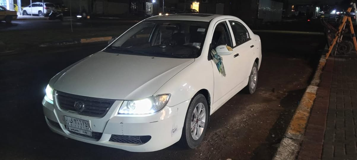 سياره ليفان  موديل ٢٠١٣ للبيع ***********
