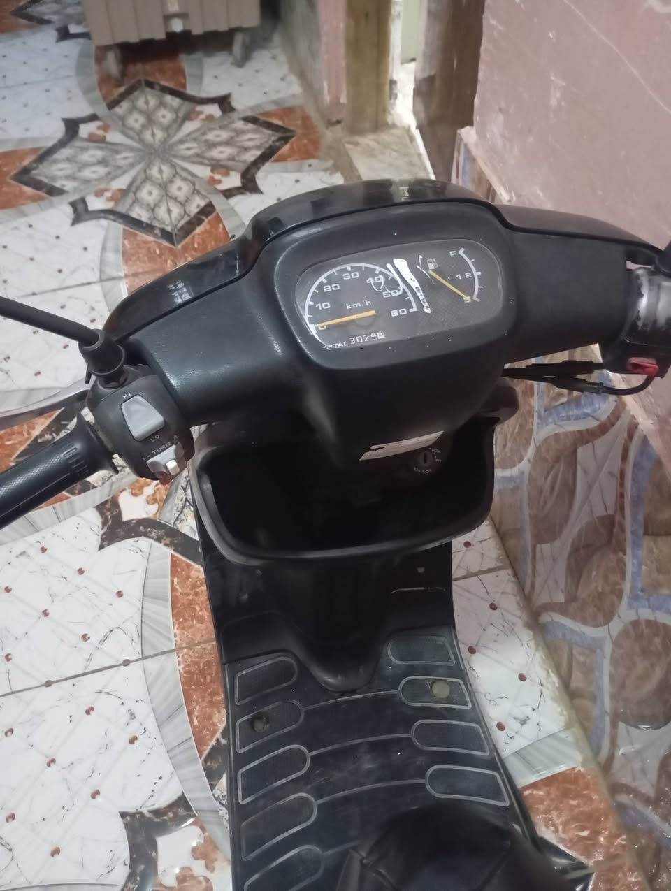 دراجه بتره خطين صاله شهرين  طالعه من الحاويه مابيه نقص مفتوحه بستم ناصريه مركز شارع زيناويه سعر450***********
