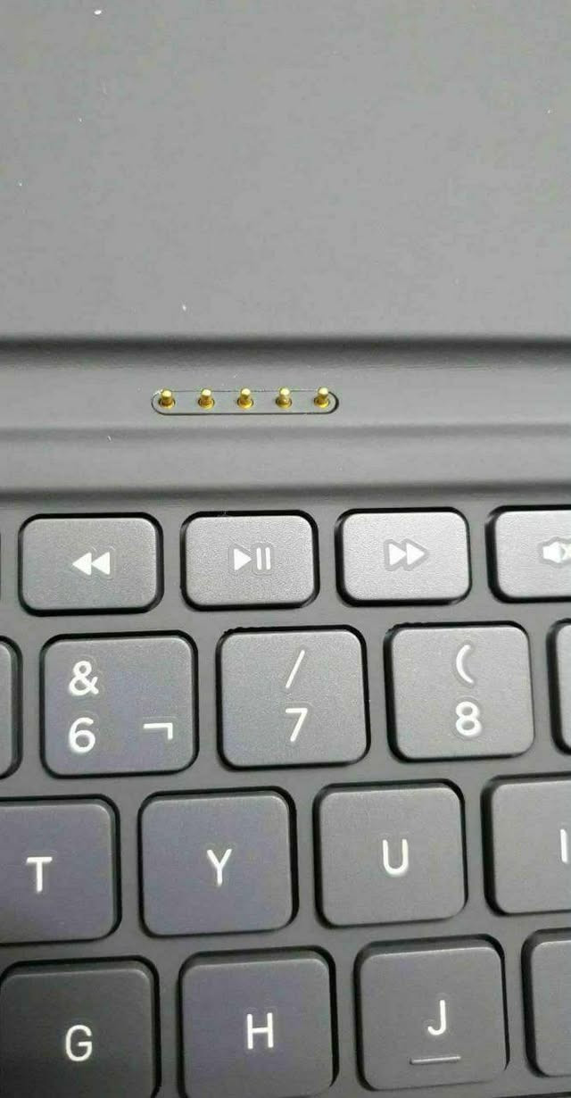 حافظة + كي بورد من هاواوي ميت باد يعمل لاسلكيا كما موضح بالصور لل pins 
ابعاده ٢٥ سم طول و ١٦ سم عرض
السعر ١٢ الف
المتوفر قطعتين


**إذا كنت صاحب هذا الإعلان وتريد حذفه لأي سبب، رجاءا أرسل رسالة إلى الدعم الفني**