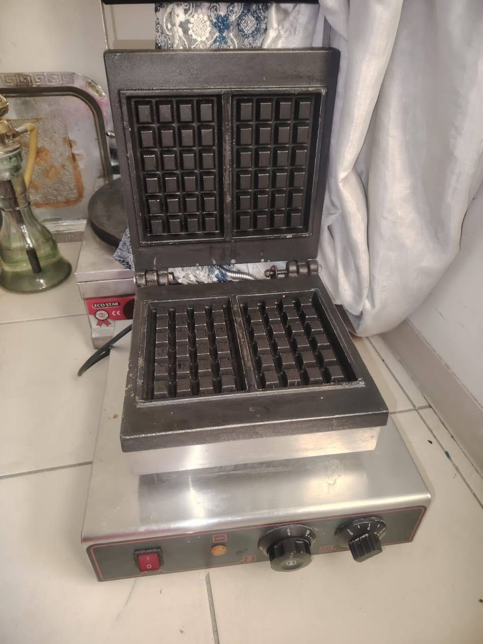 سلام عليكم
أجهز مال كريب وافل لبيع 
***********
