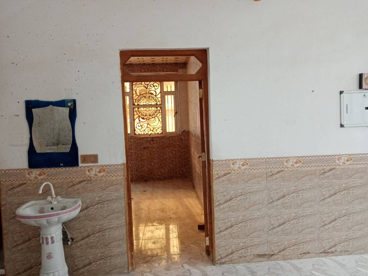 🕋بسم الله الرحمٰن الرحيم 🕋

👋السلام عليكم ورحمة الله وبركاته👋

🏪يعلن مكتب انمار للعقار

🌄الانبار قضاء الفلوجه

🏡 بيت 

#للبيع حي الخضراء خلف جامع التقوى 

🚧 بناء طابوك 

📐المساحه 260م  

📃طابو صرف سند تحويل ملكيه بسم شخص واحد 

🛣️شارع 10 تبليط خدمات مجاري 

🛑طابق واحد  
🔵استقبال وكراج  حديقه 
🔵مطبخ 
🔵غرف 2
🔵مناور 2
🔵صاله 
🔵صحيات 2
🔵الارضيه بورسلين 
 

💲#السعر المعلن 150مليون وقابل للتفاوض مع صاحب العقار 

🧑‍💻عزيزي عندك عقار وتريد تبيعه باسرع وقت راسل صفحتنه نلبي لك طلبك 🙏♥️

⁉️للاستفسار اكثر مراسله صفحتنا او زياره المكتب انمار للعقار الواقع على شارع 60 مجاور اسواق الايمان ومجاور المطعم والكوفي بلاك ساراي شارع السكلات او الاتصال 

☎️***********☎️كورك 
☎️***********☎️ واتساب  

⁉️اذا كنت تملك عقار وترغب في نشره مراسله صفحتنا او زياره المكتب انمار للعقار او ارسال المعلومات على الواتساب ☎️👆

⁉️الاسعار المعلنه في مكتبنا تحدد من قبل البائع وليس المكتب ونجمع البائع والمشتري وجها لوجه لاتمام عمليه البيع

⁉️متابعه ولايك للصفحه ليصلكم كل ماهو جديد فضلاً وليس أمراً

♥️طابت أوقاتكم بكل خير ♥️
