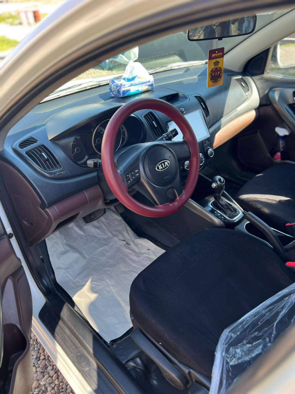 السلام عليكم سيراتو موديل 2011
رقم سليمانيه شرط التحويل 

كير محرك شرط ماشيه 190 محرك ما مفتوح 

_________________________________

مواصفات 1/1 ما عده بصمه 

فتحه سقف 

تحكمات ستير 

5 ويل كب 

اشاير مري 

بلاجكتورات 

كير 6 نمر 

___________

السياره بدون صبغ 

مكانين بارد 

شرط باقي السياره كفاله .

_______________________

مكان السياره القياره قريه الحاج علي 

للستفسار الاتصال على الرقم 
***********

-___________

سعر مناسب 

جدآ اتصل وتدلل
