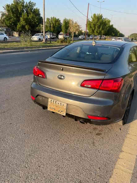 السلام عليكم 
كيا فورتي كوبيه موديل 2015
سيار مال بيت حلوه وجاهزه وخير من الله
محرك 2000 ابدله دهن امزويل ولوكس الامريكي
زوج تايرات جدد 
شاشة الكبيره بلادي مال شركة تدعم كار بلي
مصبوغه حزام اثر شخوط وجان اكو معجون بالجاملغ الخلفي للجماليه وعندي فديو يثبت كلامي ابيع حزام
ماشيه 94 ميل وقابل للزياده

ب87 وبيها مجال بسيط
مكاني بغداد المنصور 
للتواصل ***********
