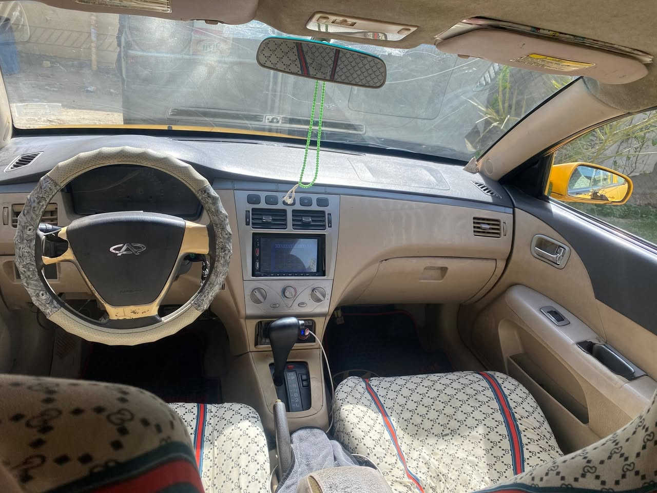 السلام عليكم سياره شيري للبيع مكينه وكير كورله سياره جاهزه ما نقصه شي مكانها حله راعيها ميت تعهدلك سرقه وعشائر سعره ١٢ ورقه الشراي يتصل *********** وخادم
