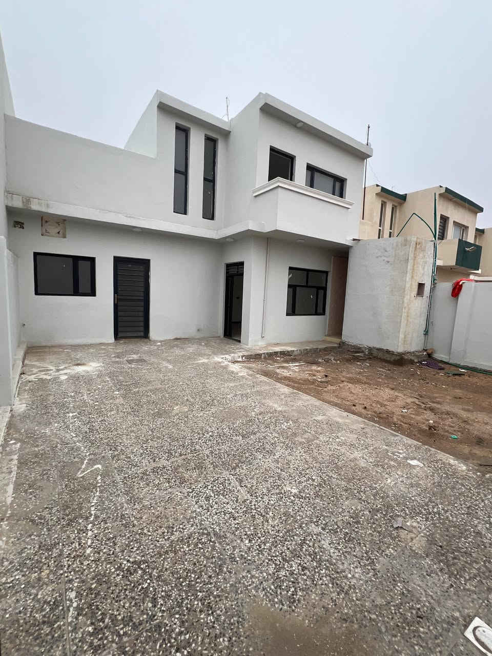 دار بمجمع ابو تراب ملحق اولى 200م طابق ونص شارع 30
غرف 3  ، صالة  ، استقبال  ، مطبخ  ، كراج ، وحديقة
يباع نقد لمعرفة السعر اكتب تم 
للأستفسار الاتصال على الارقام 
***********  -  ***********
