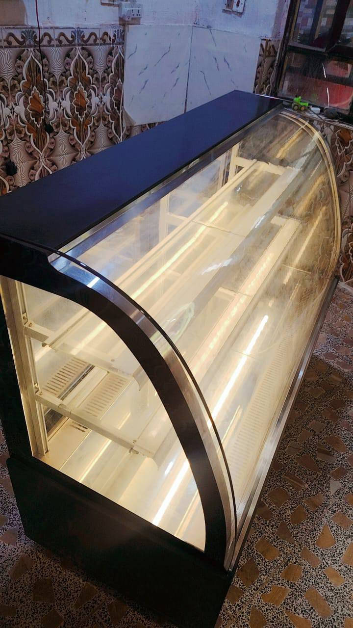 براد كيك إستعمال قليل اخو الجديد للبيع تحكم بدرجة البرودة تحكم الإضاءة للاستفسار  الاتصال وات ساب *********** البصرة الحيانية
