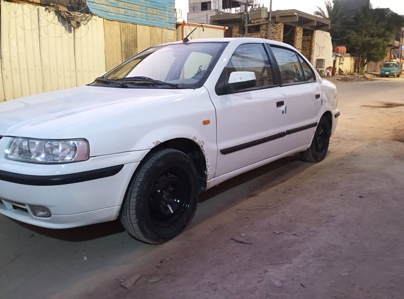 سمند موديل 2011 رقم بابل بسمي سنويه ساقطه  سياره عل ايدي من شركه كير محرك حداديه تخم تاير كهربائيات كله شغاله تبريد بي بوري طاك سياره كلش حلوه وترايه احلى بعد سعره 39وبيه مجال حك الجيه مكاني بل الحله سياره حلو بيه خياس بدوسه فقط بحافته دوسه ***********
