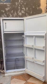 عيني عندي هايه لثلاجه للبيع للتواصل خاص 07868472347