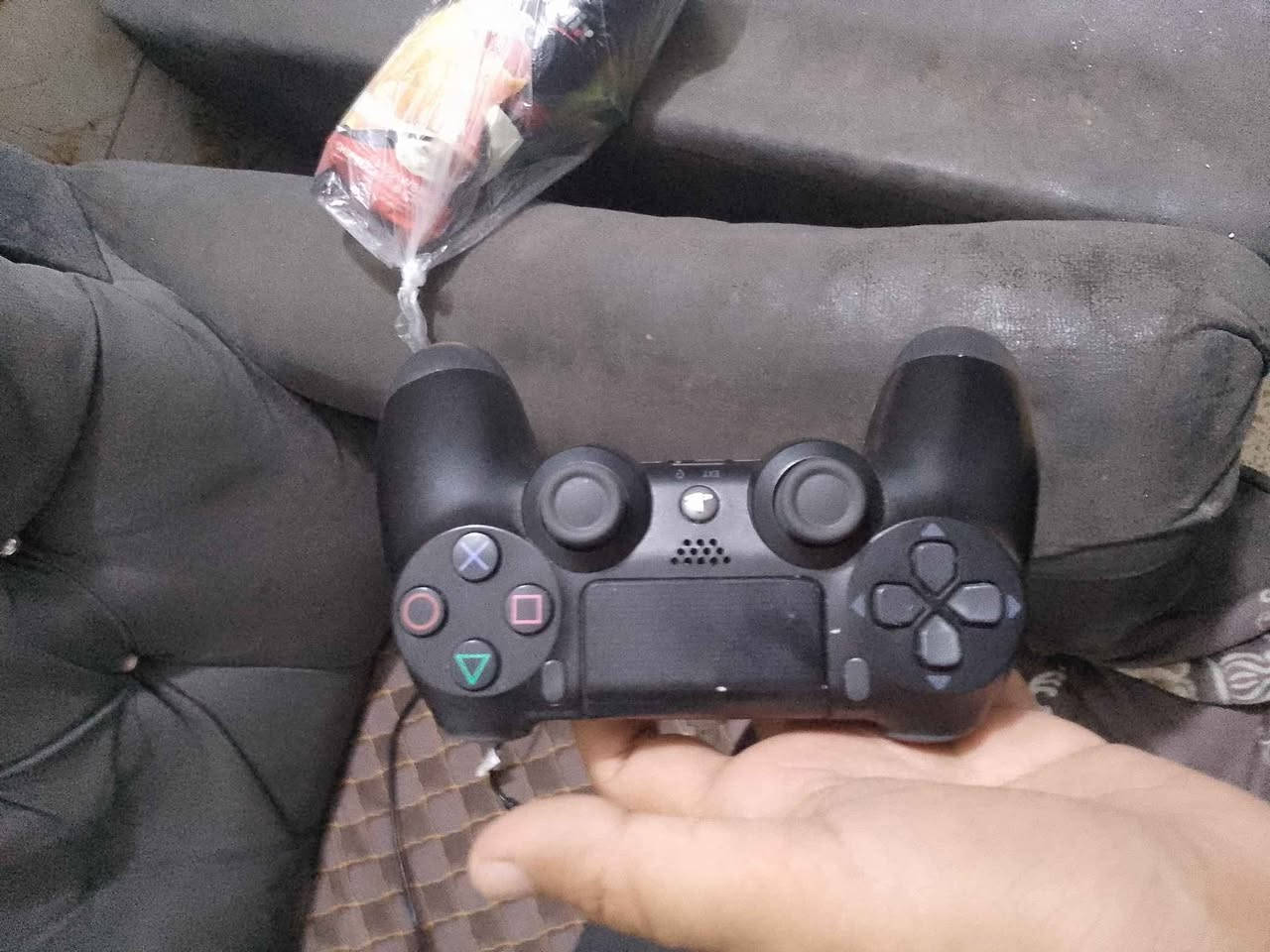 Ps4 كامل 
مهكر بي 5 ألعاب 
مكاني مدينة الصدر 
رقمي ***********
السعر 350 بغداد, العراق
