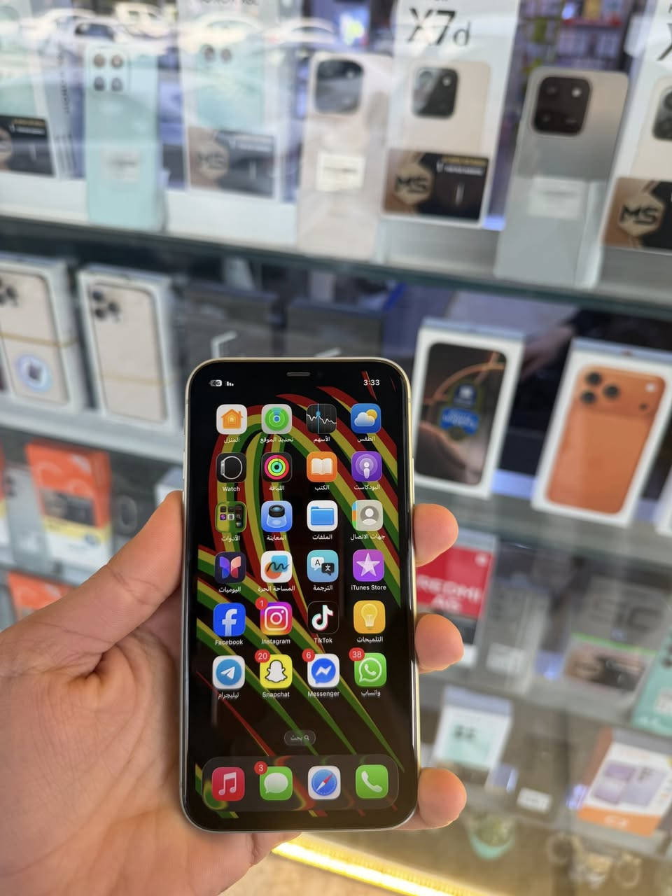 السلام عليكم للبيع iPhone 11
الجهاز بلادي مامفتوح 
بطاريه 75 
ذاكره 128
H/Aدبل
فيس ايدي شغال 
نضافه 100/100
مكفول 
مكاني تكريت شارع الاطباء 
سعر 230الف😂🔥
للتصل ***********
