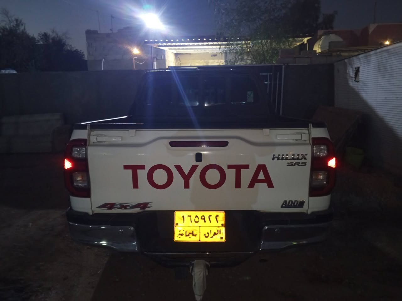 سلام وعليكم للبيع هيلوكس مديل 21فور ويل كير اوتماتيك 
تدفئه بل كشنات+مثبت كروس سرعه+بصمه ابواب+بصمه تشغيل سياره مدوشمه وارضيه جلد فور ويل شغال كامره وحساسات خلفيه شاشه جبيره سياره كفاله لا ضربه ولا حادث مكاني بغداد المدائن الستفسار اتصال عل رقم ‏‪***********‬‏ السعر 295
