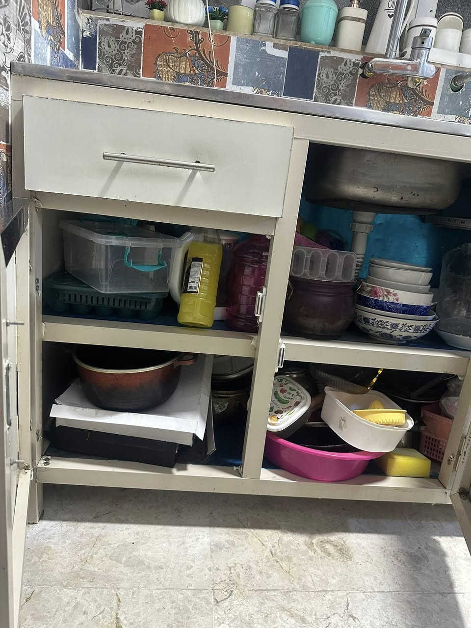 كاونتر قطعتين سعره 200 مكان بغداد ***********
