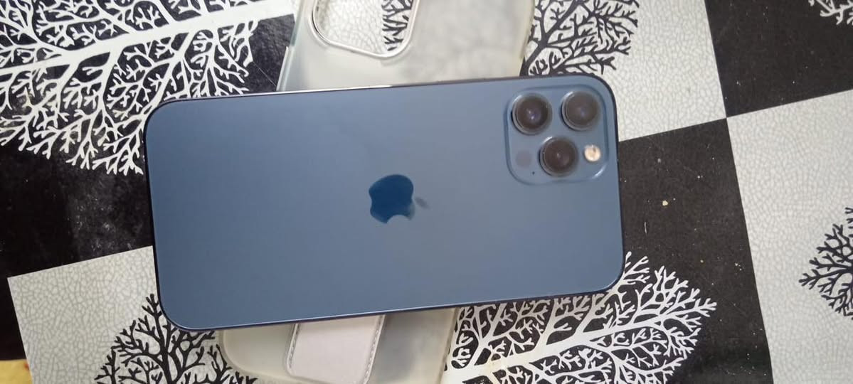 ايفون ١٢برو ماكس مبدل شاشه كامرات كدام ما تشتغل 
بطاريه ٧٧ تلفون نضيف سعر ٣٥٠ بي مجال ***********
