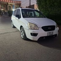 كيا كارنز ٢٠٠٩ خليجي بدون حادث بيها كم مكان ع كد شبر صبغ ٧راكب مكينه ٢...