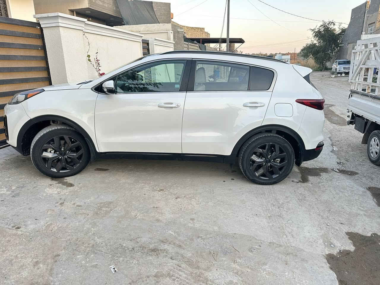 السلام عليكم
سبورتج للبيع فقط بأسمي مستوردها شخصياً بنوراما مواصفات كاملة معروفة
موديل 2022
حادث امريكا باب خلفي 
حادث العراق جاملغ امامي 
ماشية 42 ميل  
السعر 195 بيها مجال 
للاستفسار 
***********
***********
