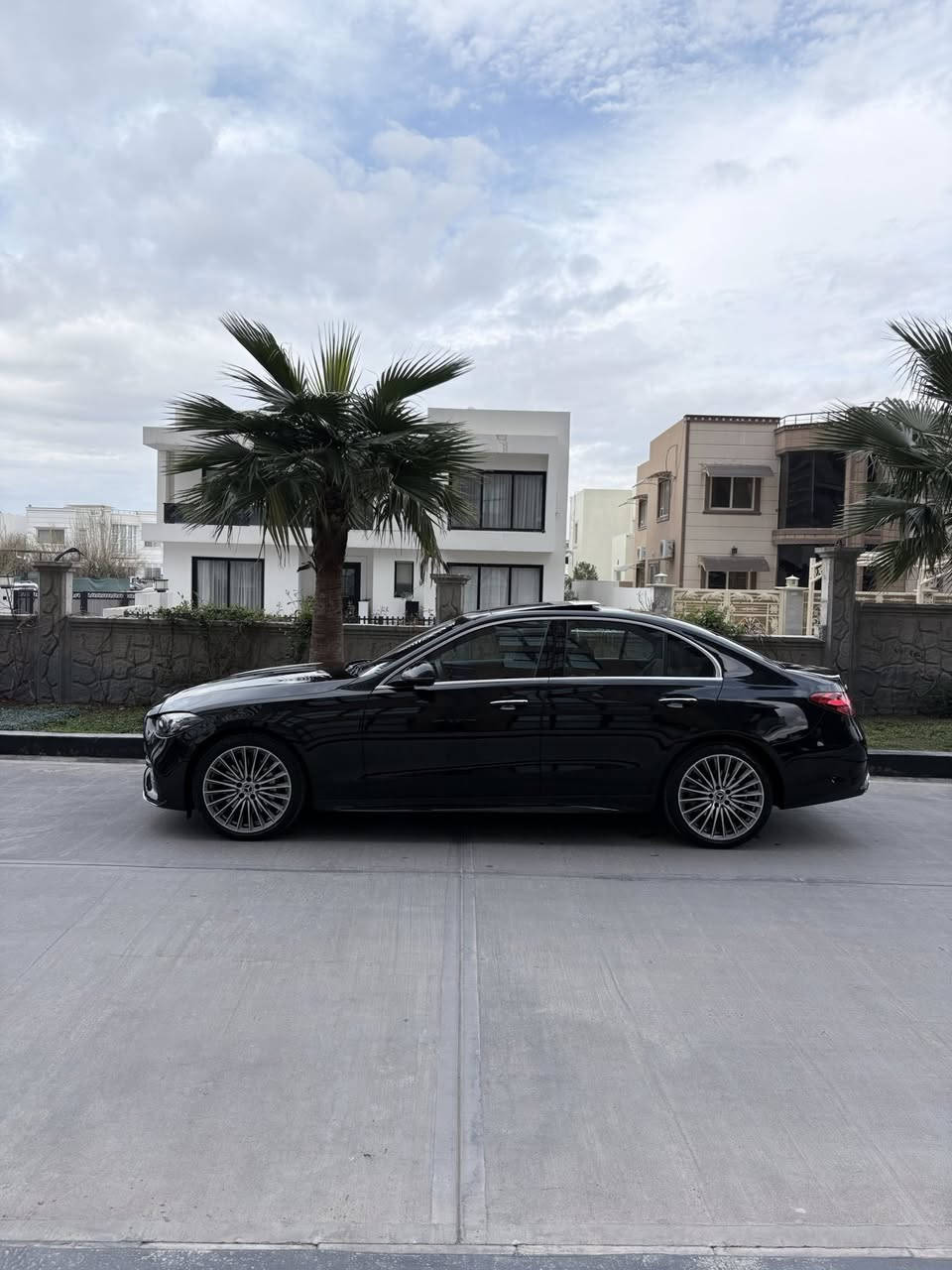 السلام عليـكم 👋 رمضان كريم 🌙
للـبيع وكالة BCM صفر اربيل
زيرو شركه ماشيه 4 الف كيلو متر 📦
ضمان دولي وضمان 5 سنوات ✅
موديل 2024 // فول مواصفات 
C class 200 AMG اصل 
سويچين بصمتين من الوكاله
كفاله عامه بدون صبغ بدون تعديل بدون تكحيل مكفوووووله ✅
كلشي بشرط وعلى وضع الشركه ✅
-بانوراما سقف زجاج بلكامل 
-دشبول بيانو 🎹 
-داخل 64 لون متغيرر 
-داخل جلد مشمشي بلادي 
-كشنات خزن ميموري وتدفئه وكهرباء 5️⃣ وضعيات للراكب 👍
-اناره محطيه ترحيب مع علامة مارسدس
-صندوق كهربائي مع وضعية الحركه 
-وياله جوهره بلادي مع تخم تايرات بريلي اصلي وكاله 🛞
-كامل مستلزمات وملحقات السياره غير مستعمله ومع السياره 
-مكان السياره 📍اربيل شقق كنجان لايڤ
- سعر السياره 📞 📞 
- ⁠اي استفسار الاتصال واتساب
- ⁠***********
