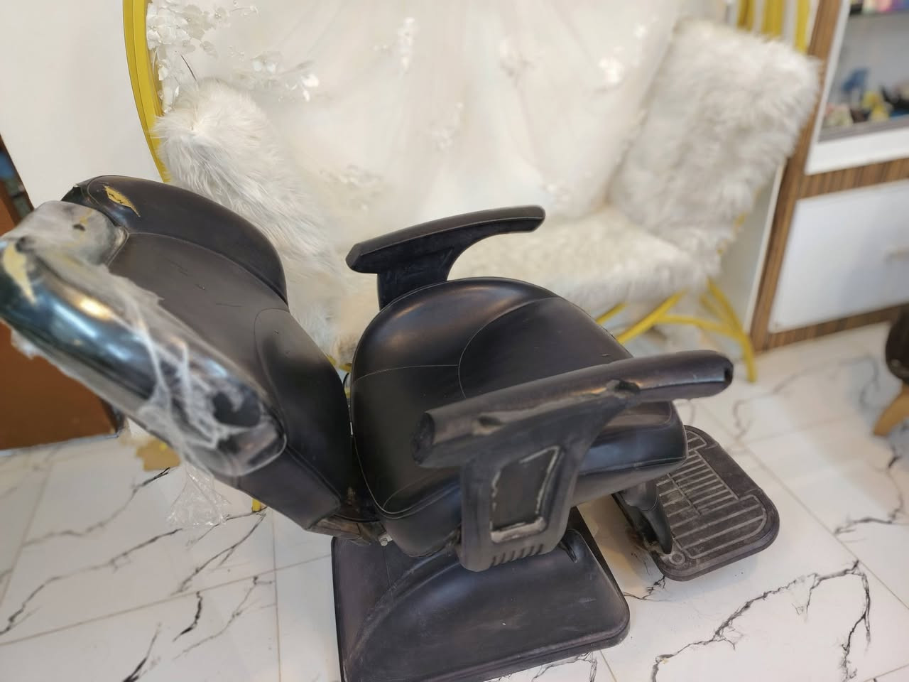 غراض حلاقه نظافه 98٪ مع مولده بريكنز 54كيفي مايعادل 1000 انبير مع خزان كاز للبيع


**إذا كنت صاحب هذا الإعلان وتريد حذفه لأي سبب، رجاءا أرسل رسالة إلى الدعم الفني**