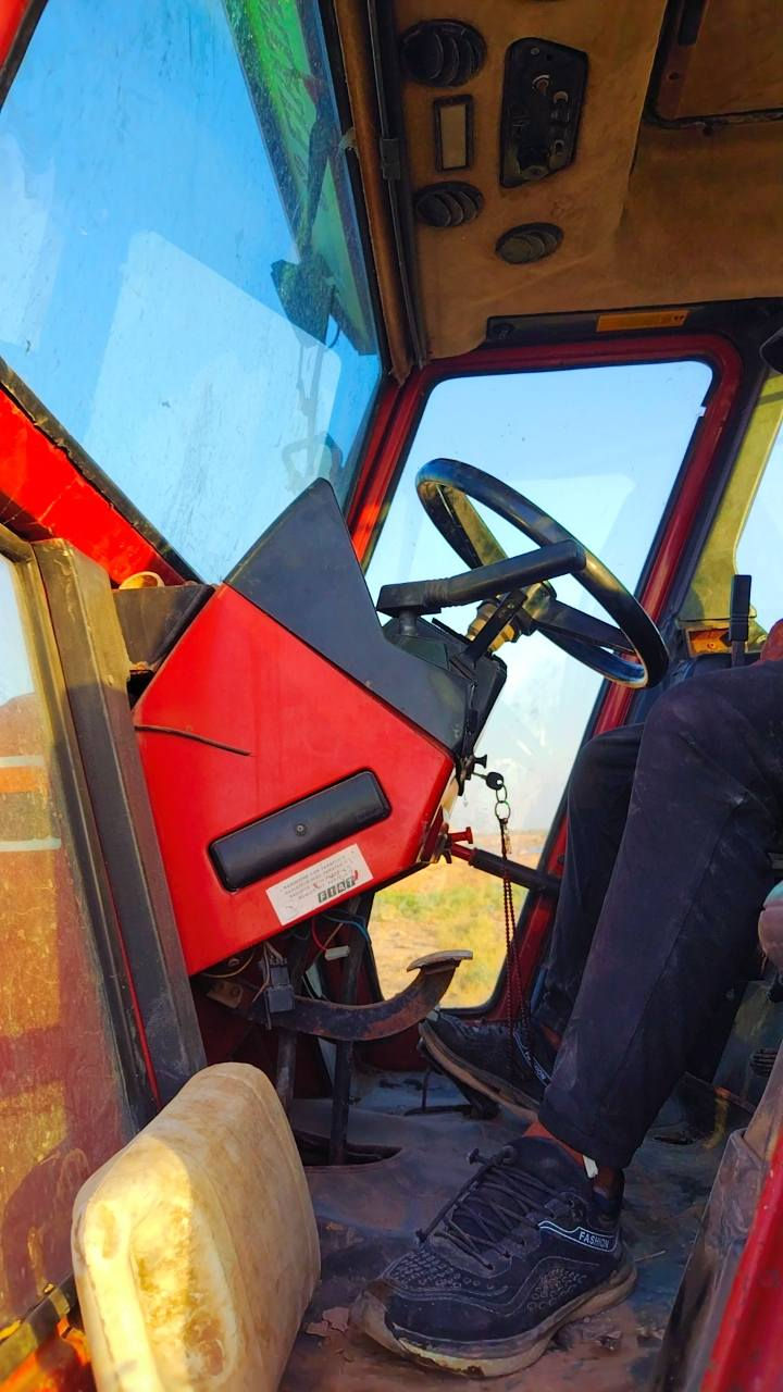 سلام عليكم فيات للبيع فول عادي ١٨٠منفيز سعر ٥٥ وبيه مجال ***********
