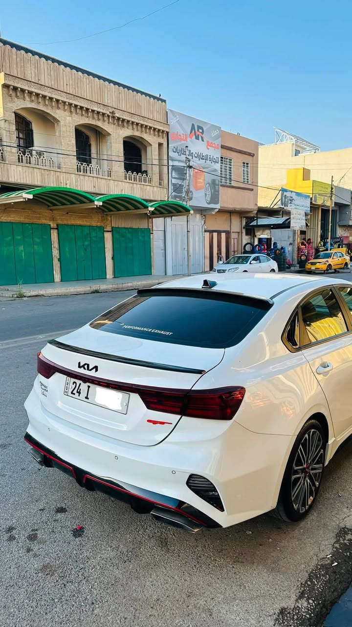 السلام عليكم 

كيا فورتي 2023. GT plus 
ماشية 43 الف ميل 
السيارة كلين حادثها فقط دعامية ومصلحة نفسها بدون ايرباك بدون دواخل بدون بارد بدون تكحيل بدون ملاحظات سيارة كاملة ونضيفة 

السيارة كاملة مكملة يعني ماتصرف عليها دينار

محرك 1600 تيربو 🚀 

مواصفات الفورتي معروفة:
فتحة بل سقف
كشنات جلد حار بارد 
رادارات امامية خلفية جانبية 
بصمة تشغيل عن بعد 
شاشة جبيرة كار بلي  
وباقي مواصفات ال GT معروفة 

رقم الشاصي موجود بل صور

لحد يكول ليش ماكاتب السعر انت شراي اتصل واستفسر واجاوبك بعيوني 
***********
***********
