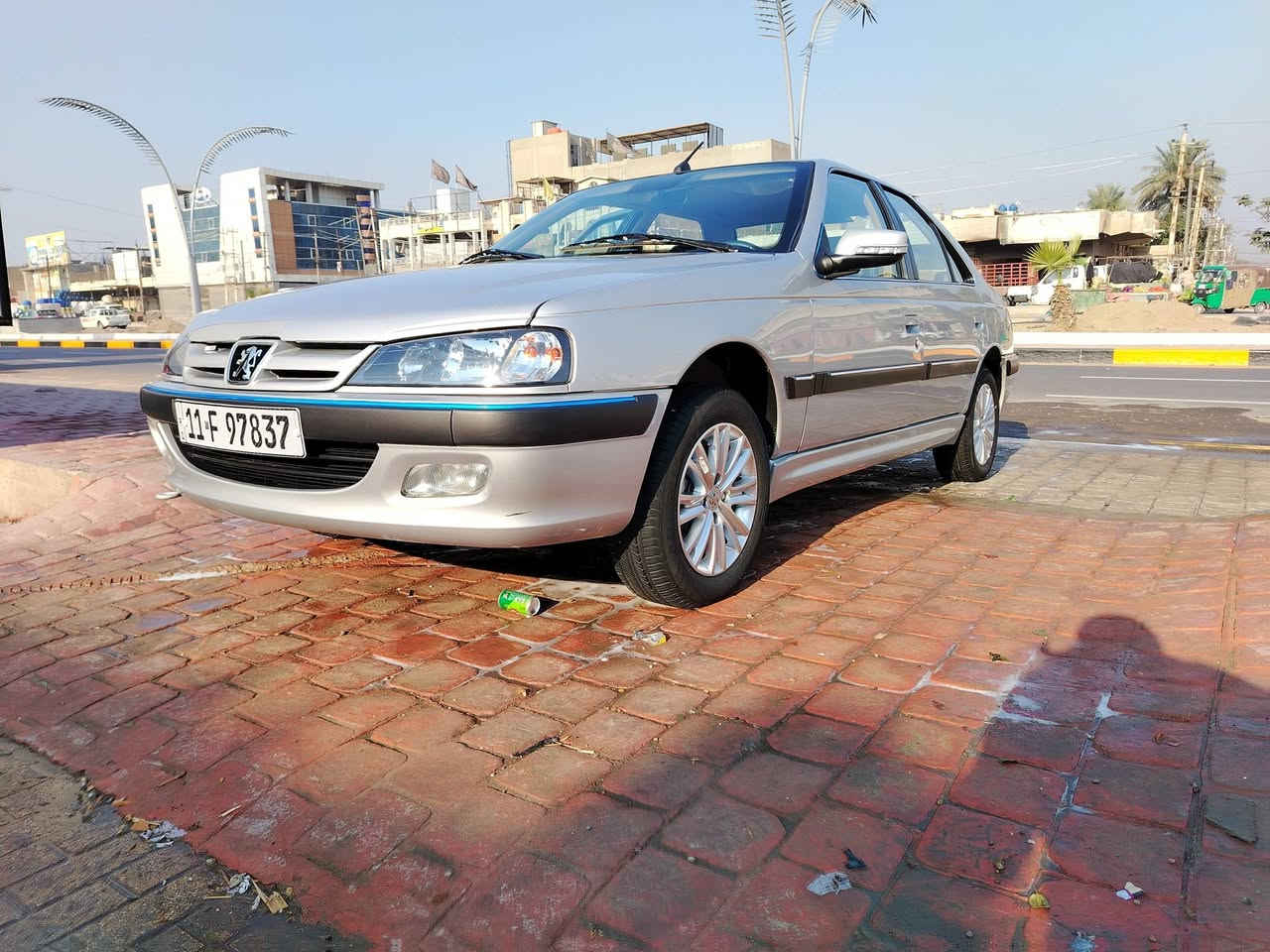 سلام عليكم بيجو بارص موديل 2025 بسمي ماشيه 6000 الف بعدهه ب ظمان الشركة مدوشمه ارظيه وكشنات مكاني جميله سعرهه 92 وبيه حك الجيه ***********
