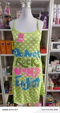 قطعة ملابس • ألبسة • للبيع