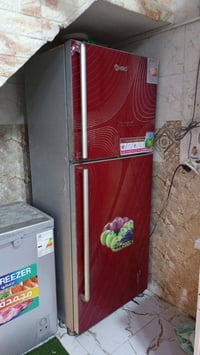 ثلاجة نوع بيكو اكبر حجم  اللون ابيض  ثلاجة نوع هيرو نظيفه اللون ماروني...
