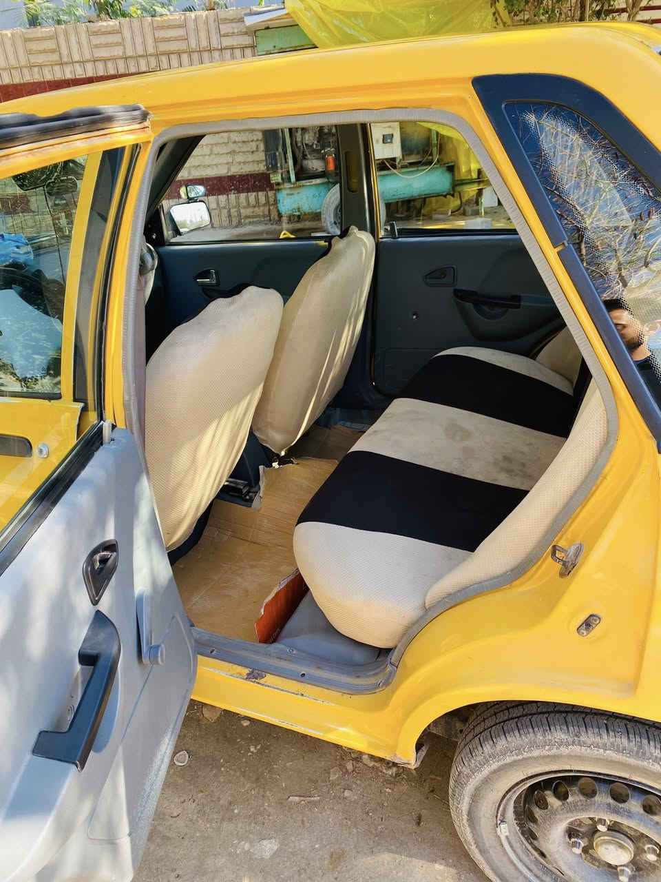 للبيع موديل ١٣ السعر٢٧   وبيها مجال للطبيبين رقم ***********
