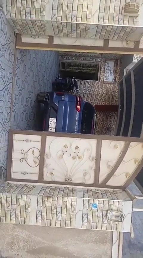 يا الله 
على بركة الله 
بيت للبيع طابو ملك صرف 
المساحه :200 م
الموقع : حي شهداء خلف مطعم الشموع القديم 
(قرب بيت مُلا طوعه)
3 غرف نوم 
السعر  105 وقابل للتفاوض 
للاستفسار 📞 : ***********
