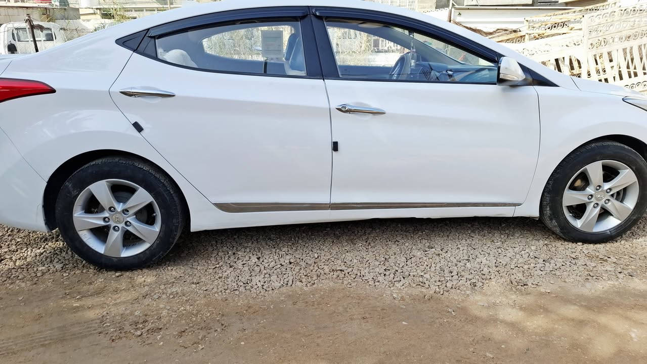 السلام عليكم النتره 2013 خليجي مكينه 1800 السياره جاهزه من كلشي كير مكينه حداديه تخم تاير السياره فول بيه باب الصدر مصبوغ والباقي كفاله رقم اربيل بسم كردي تريد وكاله تريد تحويل سنويه نافذه السعر 113 وبيه مجال قليل مراوس هم ترهم اذا قريب عليه المكان كربلاء طويريج ***********
