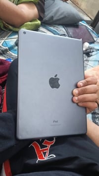 ايباد ٩ • نضافة ٩٠% • اصلي