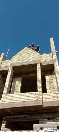 اخواني عندي كادر بناء درجه اولى بغداد الكرخ يتكون من ثلاثة خلفات تحيات...