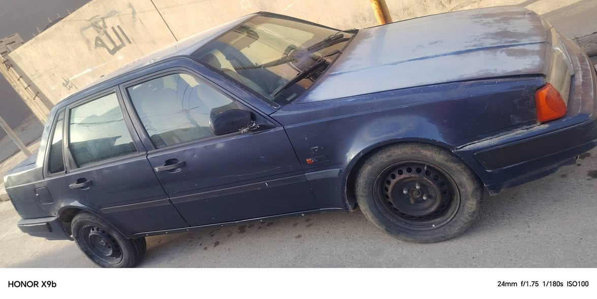 فالفو موديل 93 بدون ضرر وضع شركه لا صبغ ولا ضربة 
سنوية ضايعة  صاحبها بدهوك بيها وكالة شمالية السعر 10مكلف بل النشر خابر وتدلل مكاني موصل 
***********
